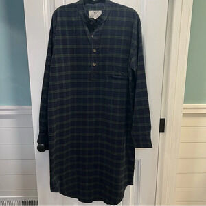 Lee Valley (Ireland) Blue Green Tartan Plaid Long Sleeved Nightgown. Size Medium